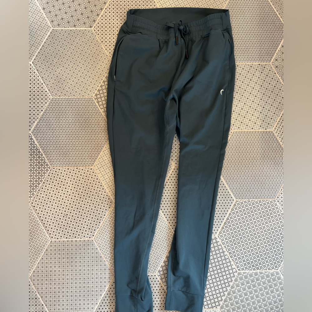 Zyia Confluence joggers, size large dark teal colour, buttery soft!!
